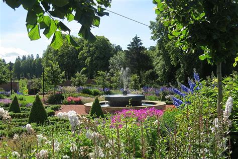 Beautiful open gardens to visit in the UK | Public gardens /RHS Gardening