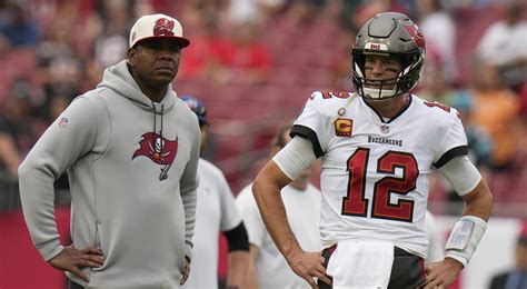 Bucs oust offensive coordinator Leftwich, 5 other assistants