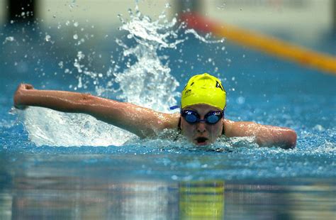 File:211000 - Swimming 200m medley SM9 Casey Redford action - 3b - 2000 Sydney event photo.jpg ...