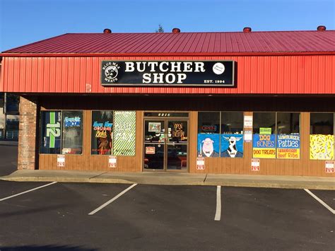 Puyallup Sumner Chamber of Commerce: Blue Max Meats Receives Chamber Award