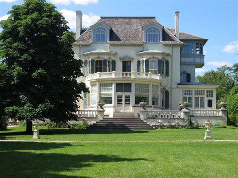 Visitor's Guide: Spadina House Museum in Toronto