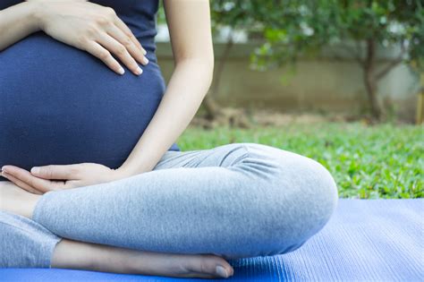 3 Safe Yoga Exercises for Pregnancy - HTV