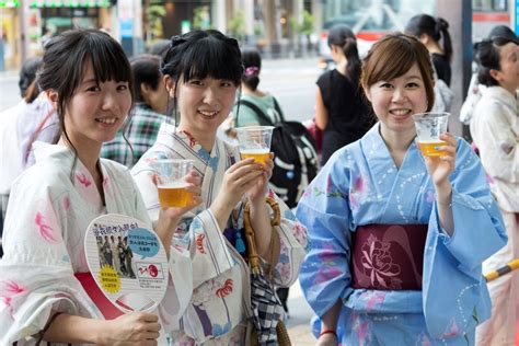 【鹿児島】浴衣姿なら無料ふるまいなど盛りだくさん！浴衣の人限定のビンゴ大会やプレ焼酎ストリートも…鹿児島市の天文館六月灯ゆかた祭り ...