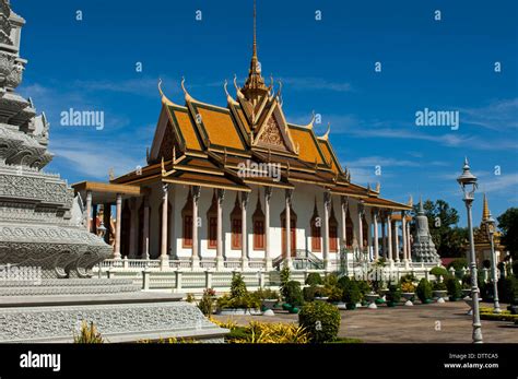 Phnom Penh (Cambodia): the Silver Pagoda Stock Photo - Alamy