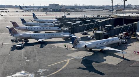 Strong winds cause flight delays at Newark and LaGuardia airports