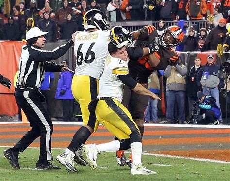 Myles Garrett reinstated after hitting Steelers QB with helmet - mlive.com