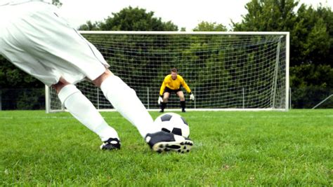 Soccer Goalies: Stop a Penalty Kick With These 3 Tips - stack