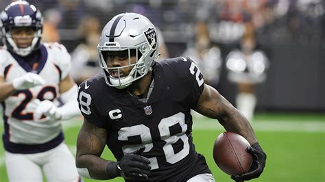 Raiders Running Back Josh Jacobs Embraces 'Big Year' Ahead