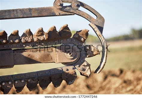 11,856 Trenching Machine Images, Stock Photos & Vectors | Shutterstock