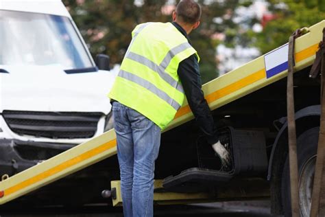 The Most Common Reasons to Hire a Tow Truck Driver - Hurst Towing and Recovery