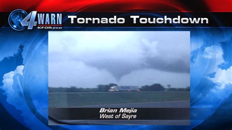 Tornado touchdown just after 8PM near Sayre, OK. aaron_brackett and Mike Morgan following storms ...