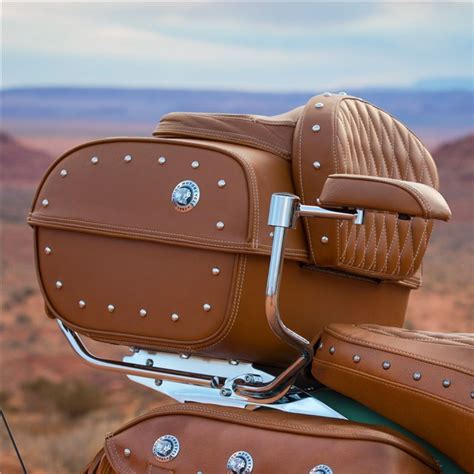 Quick Release Genuine Leather Trunk by Indian Motorcycle | 2016 Indian Chieftain