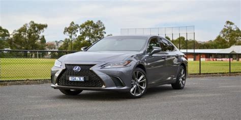 2020 Lexus ES 300h F Sport Review - ForceGT.com