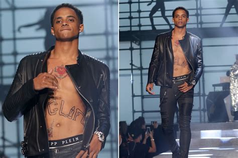 Snoop Dogg’s son rocks the Fashion Week runway