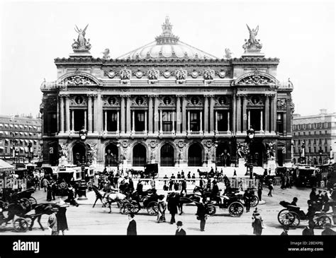 Palais garnier architecture Black and White Stock Photos & Images - Alamy