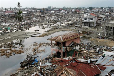 Tsunami Aceh | DAVID DARE PARKER