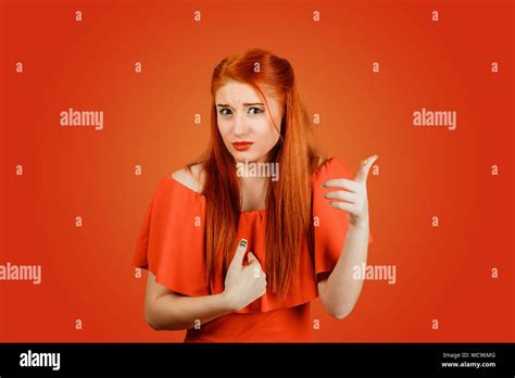 Hand fingers pointing left hi-res stock photography and images - Alamy