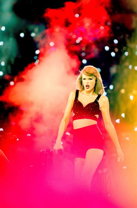 Taylor Swift - 1989 World Tour Concert in Manchester