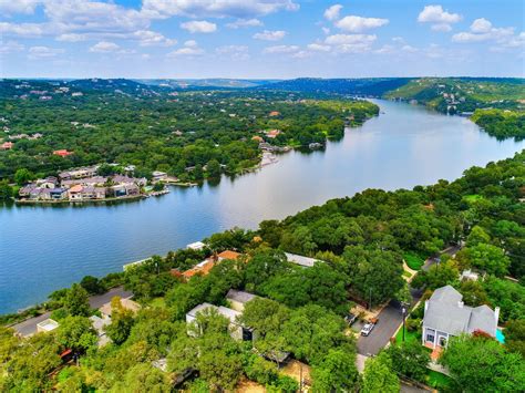 Exclusive Waterfront Real Estate in Lake Austin | Darin Walker