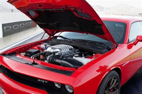 Dodge Challenger SRT Hellcat engine – PerformanceDrive