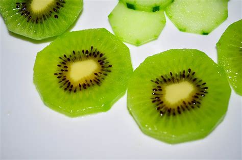 KIWI FRUIT | This is a Kiwi fruit, I love eating this fruit.… | Flickr
