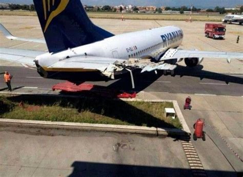 Ryanair Aircraft Accident Aviation Accidents, Air Festival, Ocean Air ...