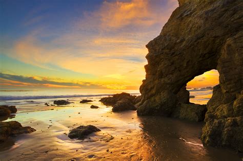 El Matador Beach | El Matador Beach is one of the cliff-foot… | Flickr