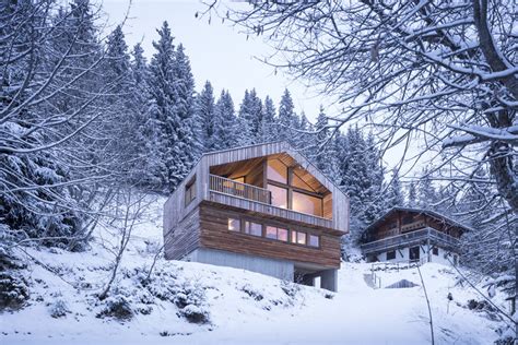 Mountain House / Studio Razavi architecture | ArchDaily