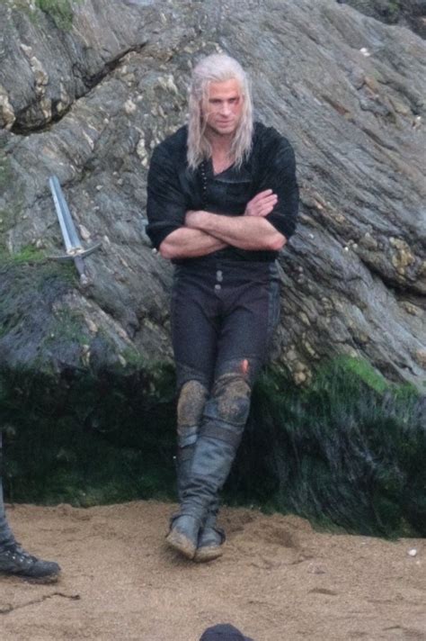 The Witcher star Liam Hemsworth finally seen in full costume and wig ...