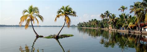 Kerala Backwaters, Aqua Holidays Kerala boathouse Packages, Alleppey Houseboat tours, Kerala ...