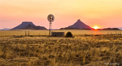 *🇿🇦 Warm Winter Glow in the Karoo (South Africa) by Rob Southey | South africa nature, South ...