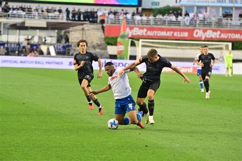 Hajduk – Dinamo 0-0: Mnogo želje i tenzija u prvome dijelu, Dinamov kapetan napustio igru zbog ...