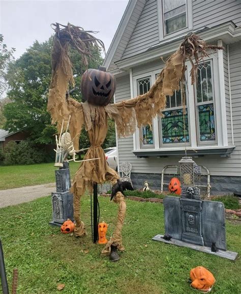 10+ Halloween Scarecrow Decorations for Fright and Fun