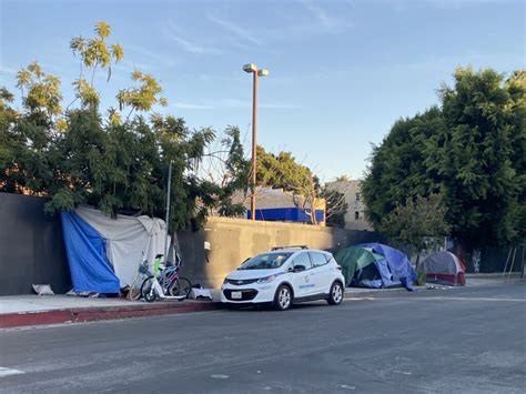 LA schools grapple with ban on nearby homeless encampments | EdSource