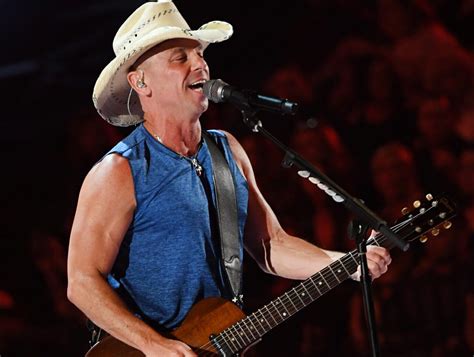 Kenny Chesney Surprises Nashville Crowd On Stage