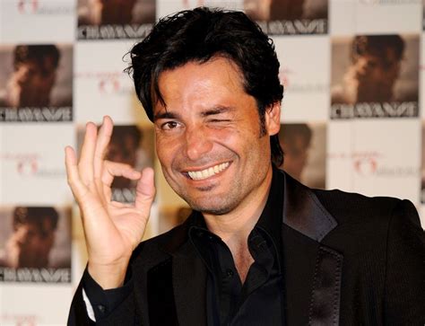 En la piscina y sin camisa Chayanne se ejercita horas después de la ...