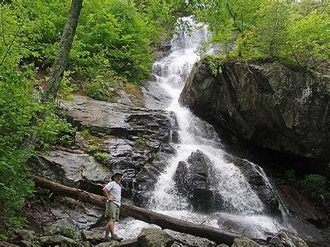 Apple Orchard Falls Hike