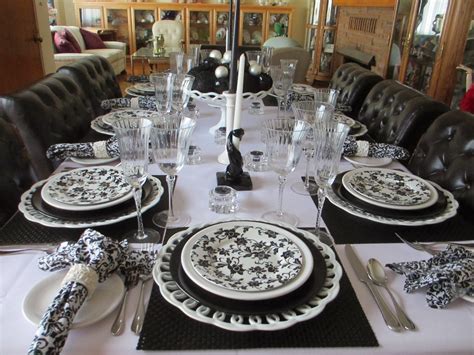 The Welcomed Guest: Black and White, Again Tablescape