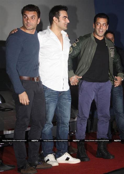 Salman Khan with his brothers | Veethi