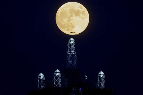 Harvest moon 2023 rising over Texas tonight. Here’s what to know ...