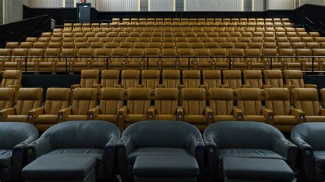 Illinois' largest movie theater screen opens this week in Batavia | FOX 32 Chicago