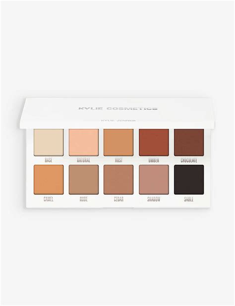 KYLIE BY KYLIE JENNER - The Classic Matte eyeshadow palette 16g ...