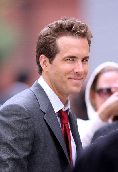 Ryan On Set Of The Proposal. - Ryan Reynolds Photo (4429522) - Fanpop