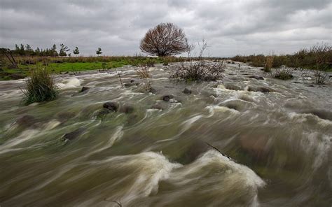 Emergency crews, helicopter rescue 8 from flooded river as Israel hit by storm | The Times of Israel