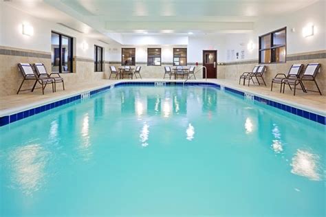 HOLIDAY INN EXPRESS HOTEL & SUITES SYRACUSE NORTH - AIRPORT AREA $79 ...