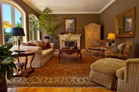 24 Warm And Inviting Traditional Living Room Décor Ideas