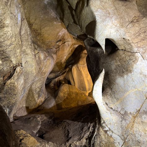 Limestone geology — Jenolan Caves