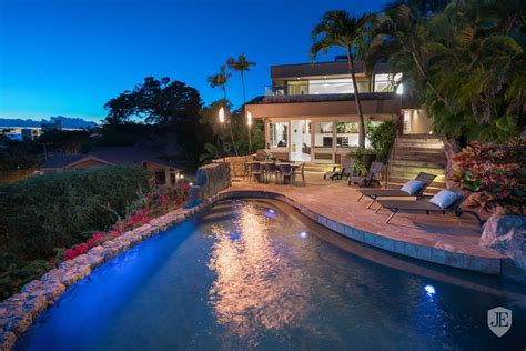 3220 Diamond Head Road in Honolulu HI United States | Hawaii homes, Island villa, Beach living