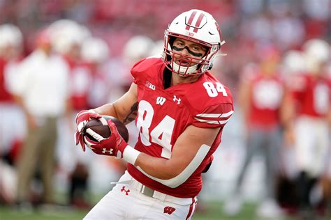 Wisconsin football: Jake Ferguson sets Badgers record in win vs. Illinois