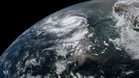 Cyclone Fani: Warnings of Strong Wind, Storm Surge, Heavy Rains and Flooding in Odisha | Weather.com